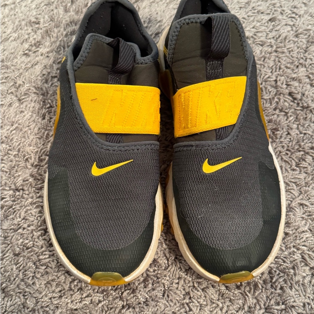 Nike Gray and Yellow Presto React